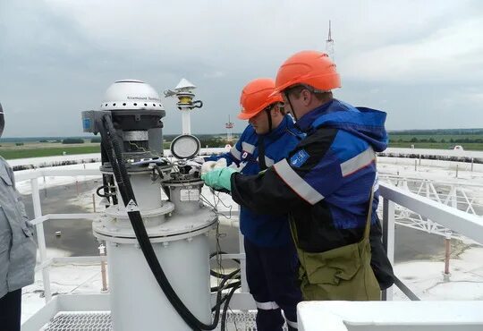 Оператор нефтепродукта. Транснефть оператор нппс. оператор товарный транснефть дружба. оператор нпс транснефть. оператор нефтепродуктоперекачивающей станции транснефть.