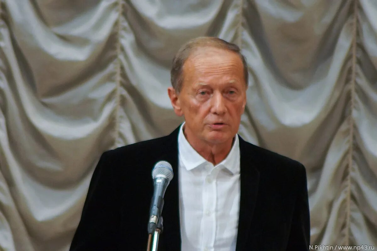 Задорный последнее. Михаил задорнов. Михаил задорнов 2016. Михаил задорнов 2017. Сатирик михаил задорнов.