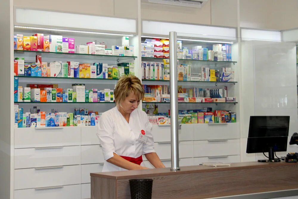 аптечный ларек. открыть аптеку без образования. открытие аптеки с нуля пошаговая инструкция. как открыть свою аптеку. оригинальность аптеки.