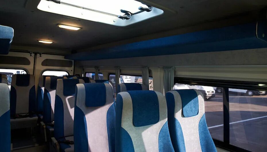 Мерседес спринтер пассажирский 17 мест. Mercedes benz sprinter 515 салон. Mercedes sprinter салон. 19 местный микроавтобус мерседес спринтер. 17 мест свободных.