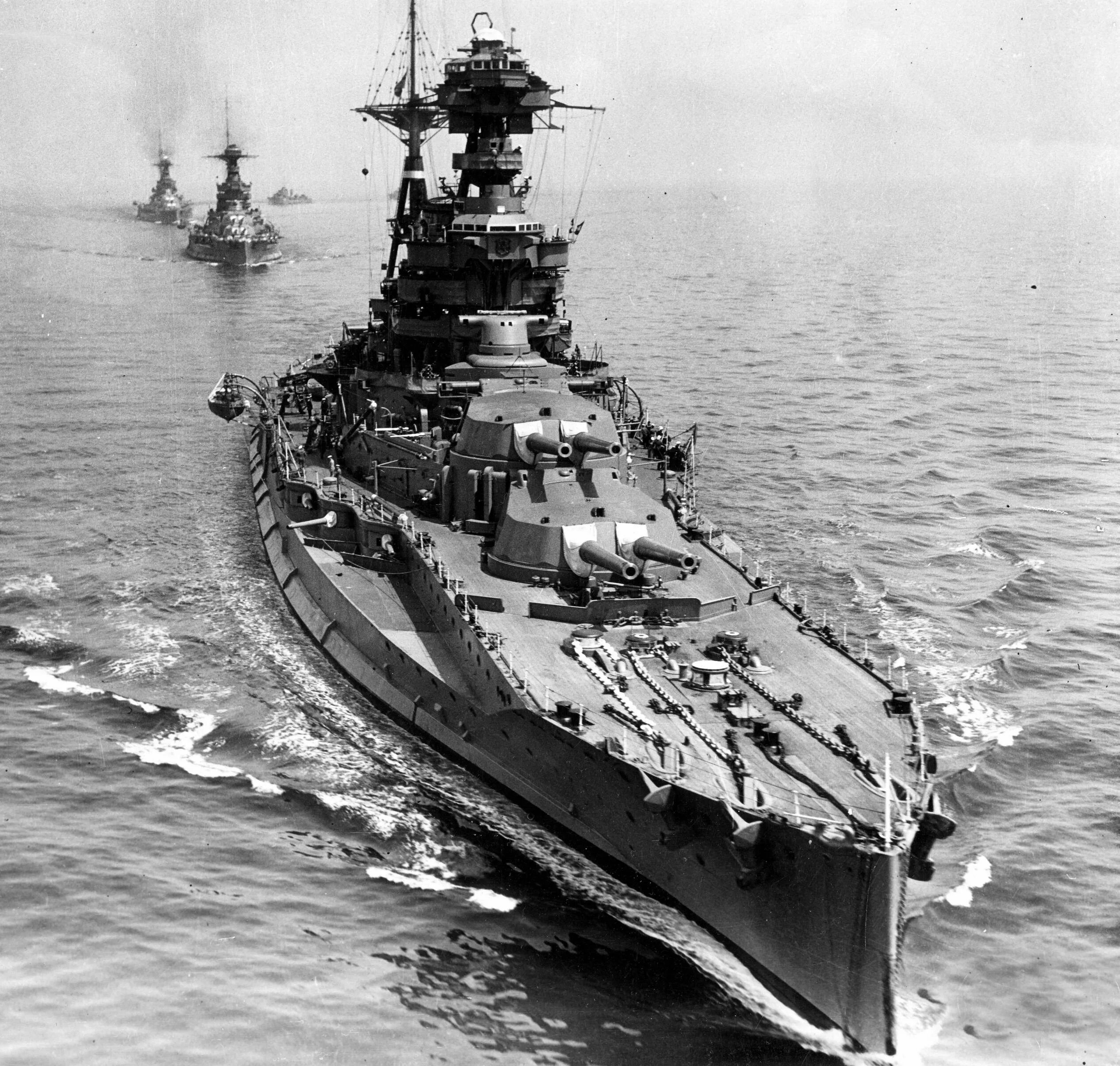 Как назывался линкор. Линкор куин элизабет. линкор бархэм. hms queen elizabeth линкор. hms barham линкор.