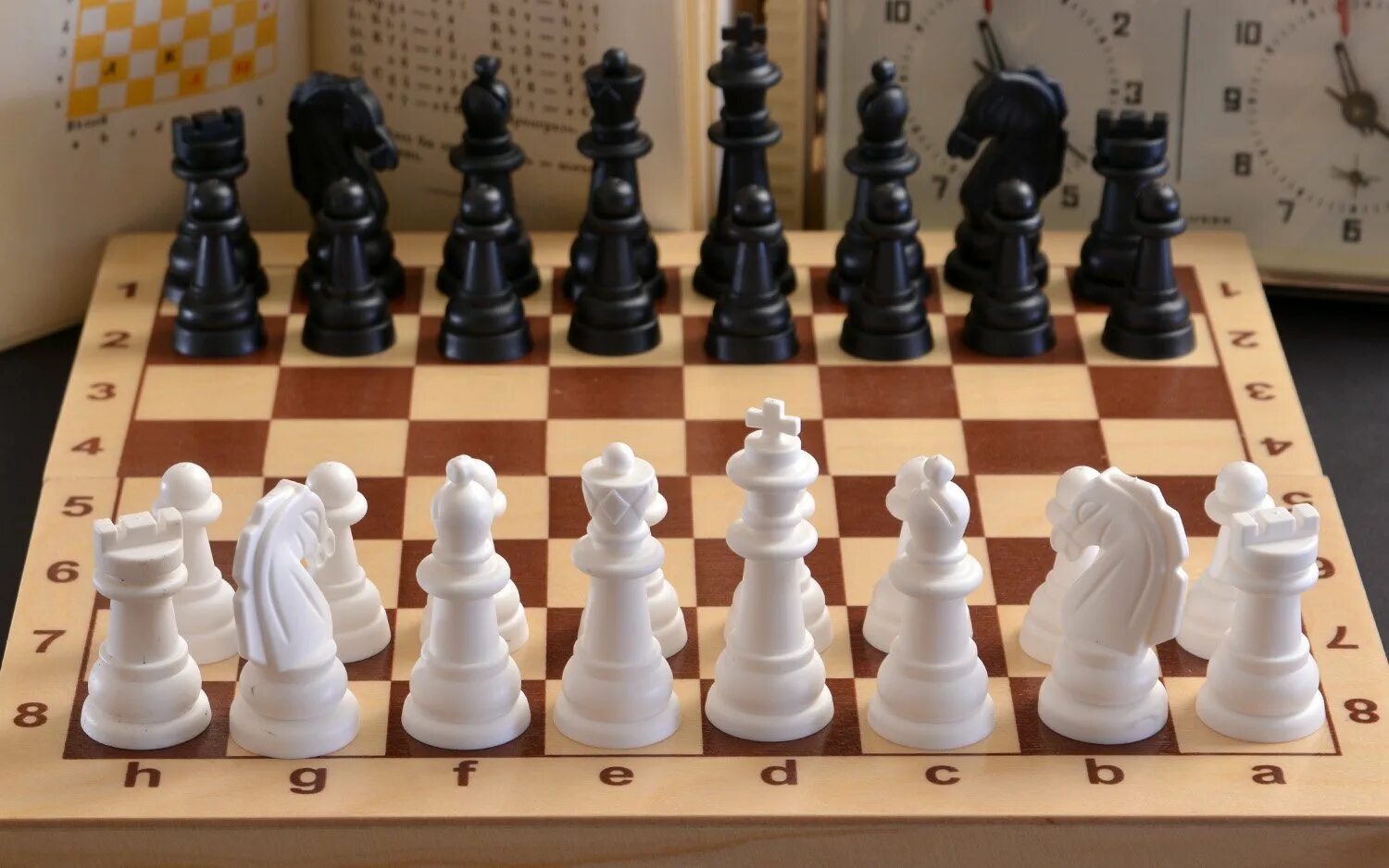 Сайт шахмат. Сайт шахмат. Московский шахматный турнир 1935. Шахматный клуб белая ладья. Сайт шахмат.