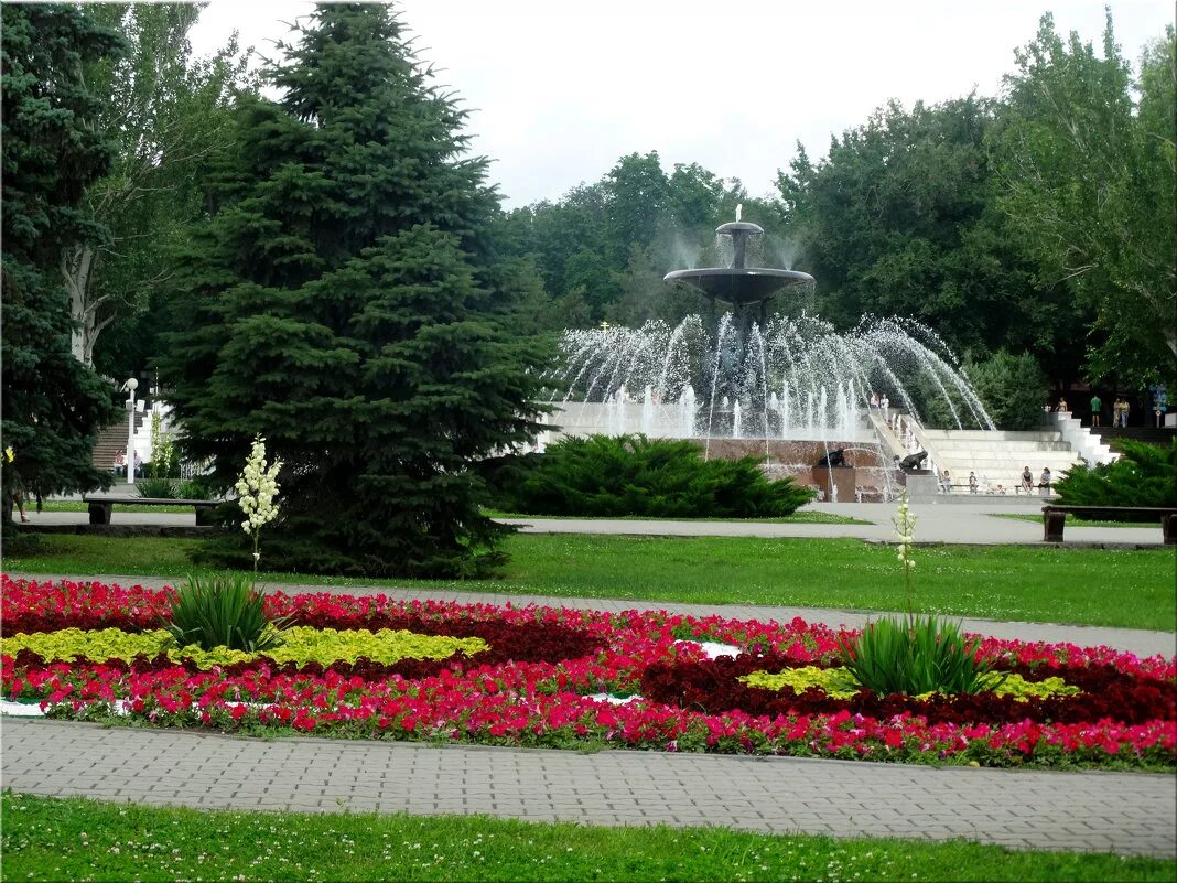 м. ростов на дону театральнаяплощать фонтан. парк имени октябрьской революции ростов-на-дону. покровский сквер ростов-на-дону фонтан. парк революции ростов на дону.