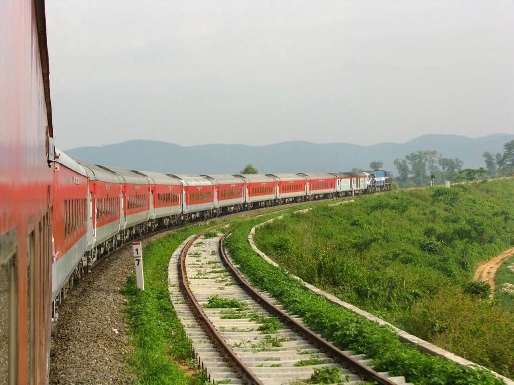 Railway go. Керала поезд в джунглях. поезд из дели в керала. иранский железнодорожный мост. railway iran pakistan.