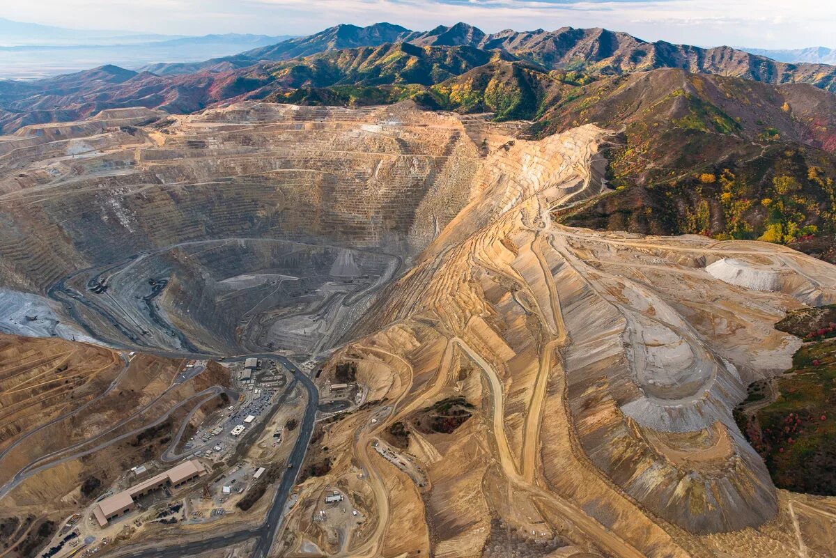 Чарын песчаный каньон. Меднорудный каньон бингем сша. Карьер «бингем-каньон» в сша. Карьеры в сша. Бингем-каньон (юта, сша) карьер.