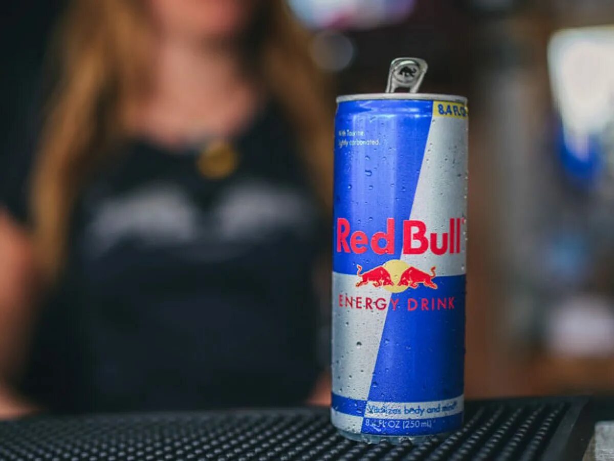 Булл браво старс. Монстер рэд булл энергетик. Банка ред булла. Наклейка редбул на машину. Сокращение английских слов.