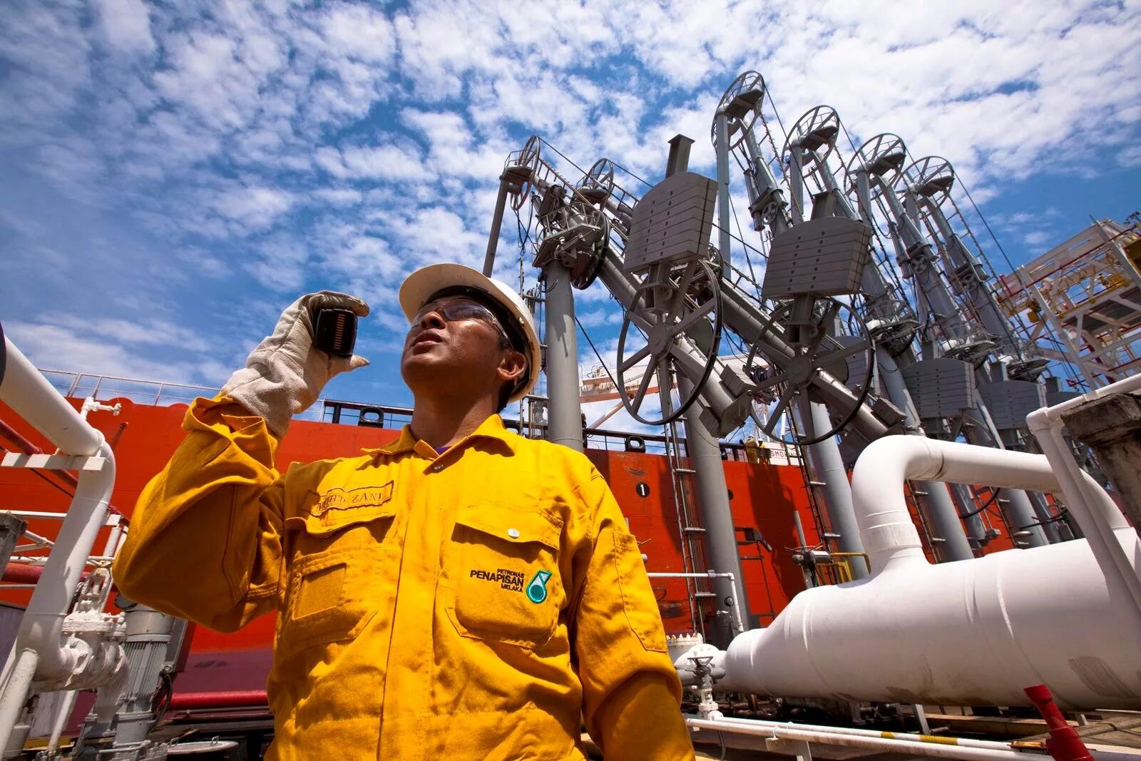 Индонезия крупнейший производитель. Туркменнефть. Нефтяная Корпорация Петронас. Промышленность Индонезии. Нефтегазовый комплекс.
