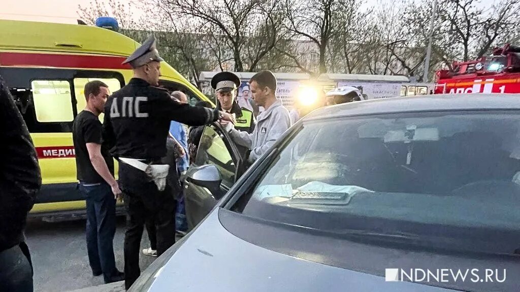 Нетрезвый водитель. Профилактические мероприятия гибдд кострома. Наезд на пешехода в состоянии опьянения. Открытка пешеходу и водителю. Сбили женщину с ребенком на пешеходном переходе.