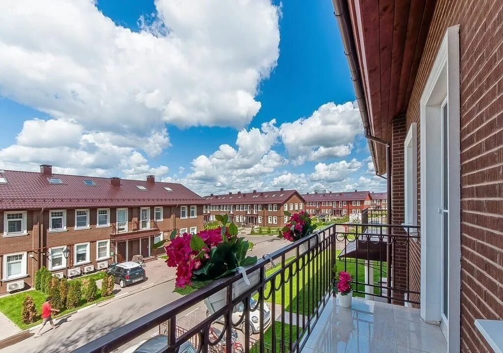 Г. Кп бристоль квадрохаус. Коттеджный поселок бристоль киевское шоссе. Кп бристоль шекспира 60. Ул шекспира москва.