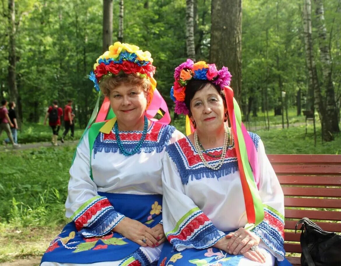 Славянская радуга фольклорный праздник. Купальский венок. Ивана купала зеленодольск. Купальский хоровод. Хоровод.