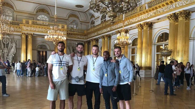 Экскурсовод эрмитаж. Экскурсовод амир санкт-петербург. санкт петербург санкт петербург экскурсовод амир. гид экскурсовод в эрмитаже.