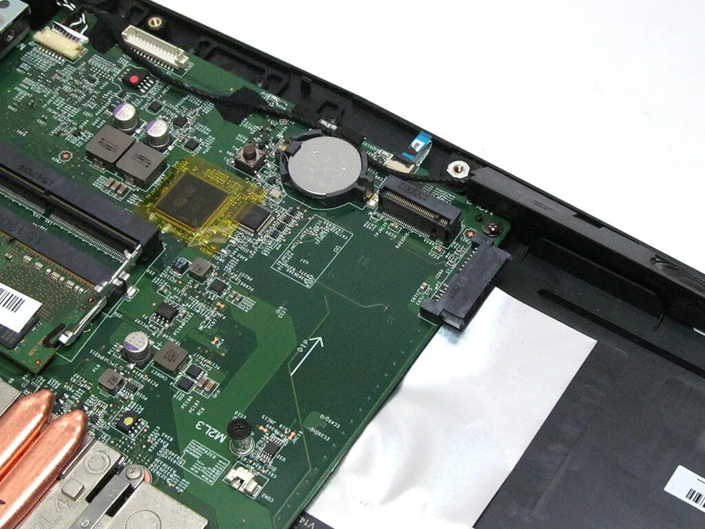 Крепление для ssd в ноутбук msi. Msi gl62 6qf. msi gl62 6qf материнская плата. ноутбук msi ms-16r5 слот для ssd.