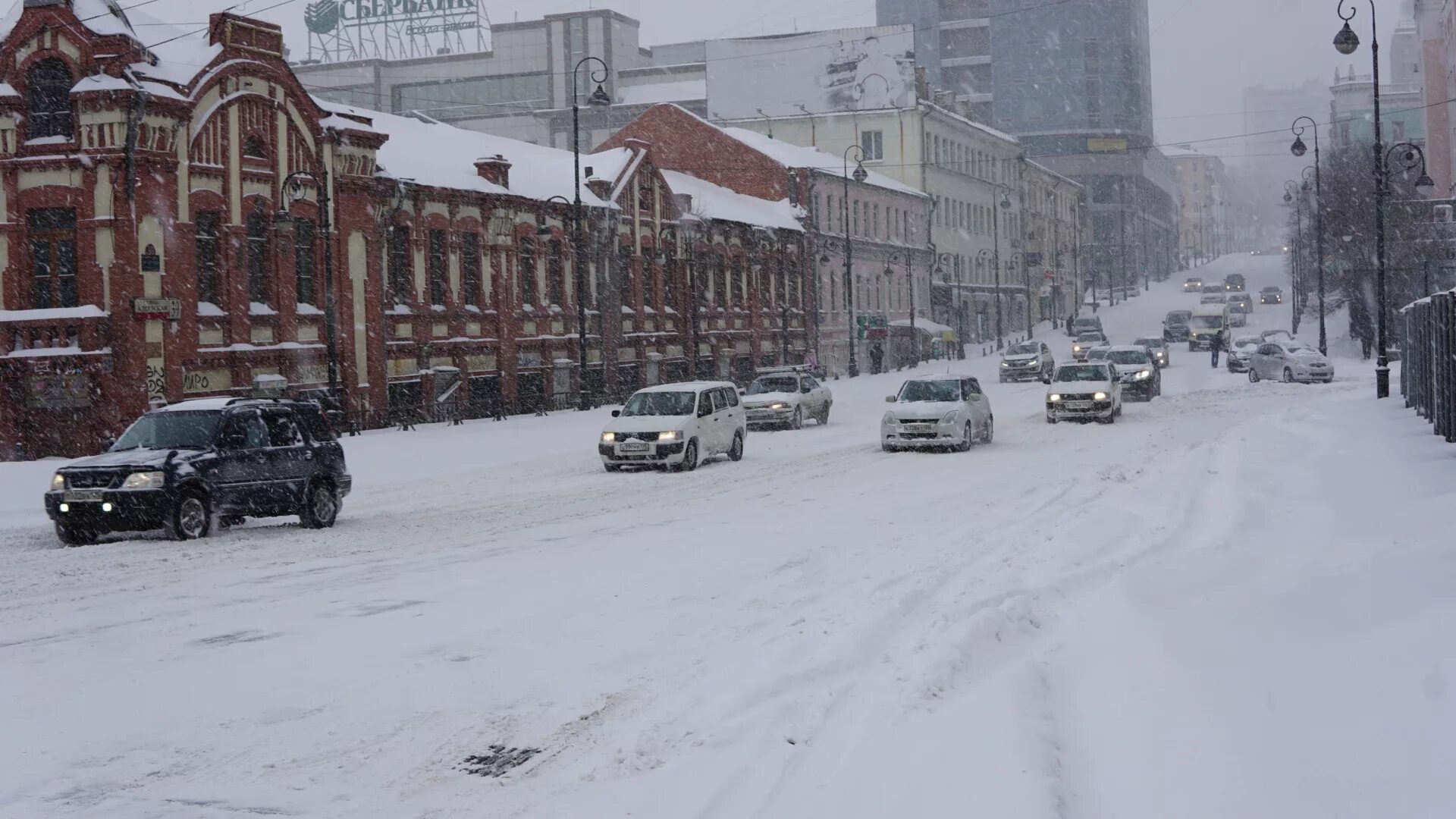 Зима в 2010 году какая была. Снег во владивостоке. улицы владивостока зимой. зимние улицы хабаровска. хабаровск зима.