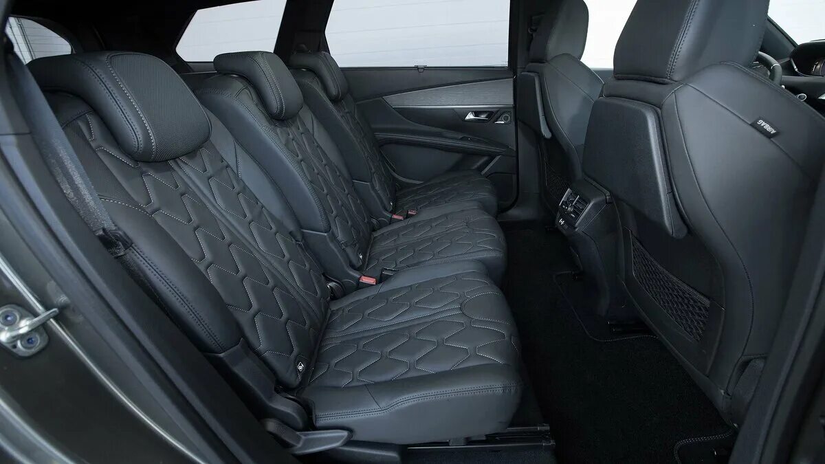 Сиденья пежо 5008. Peugeot 5008 интерьер. Пежо 3008 салон задний ряд. Peugeot 5008 интерьер. Пежо 5008 задний ряд.