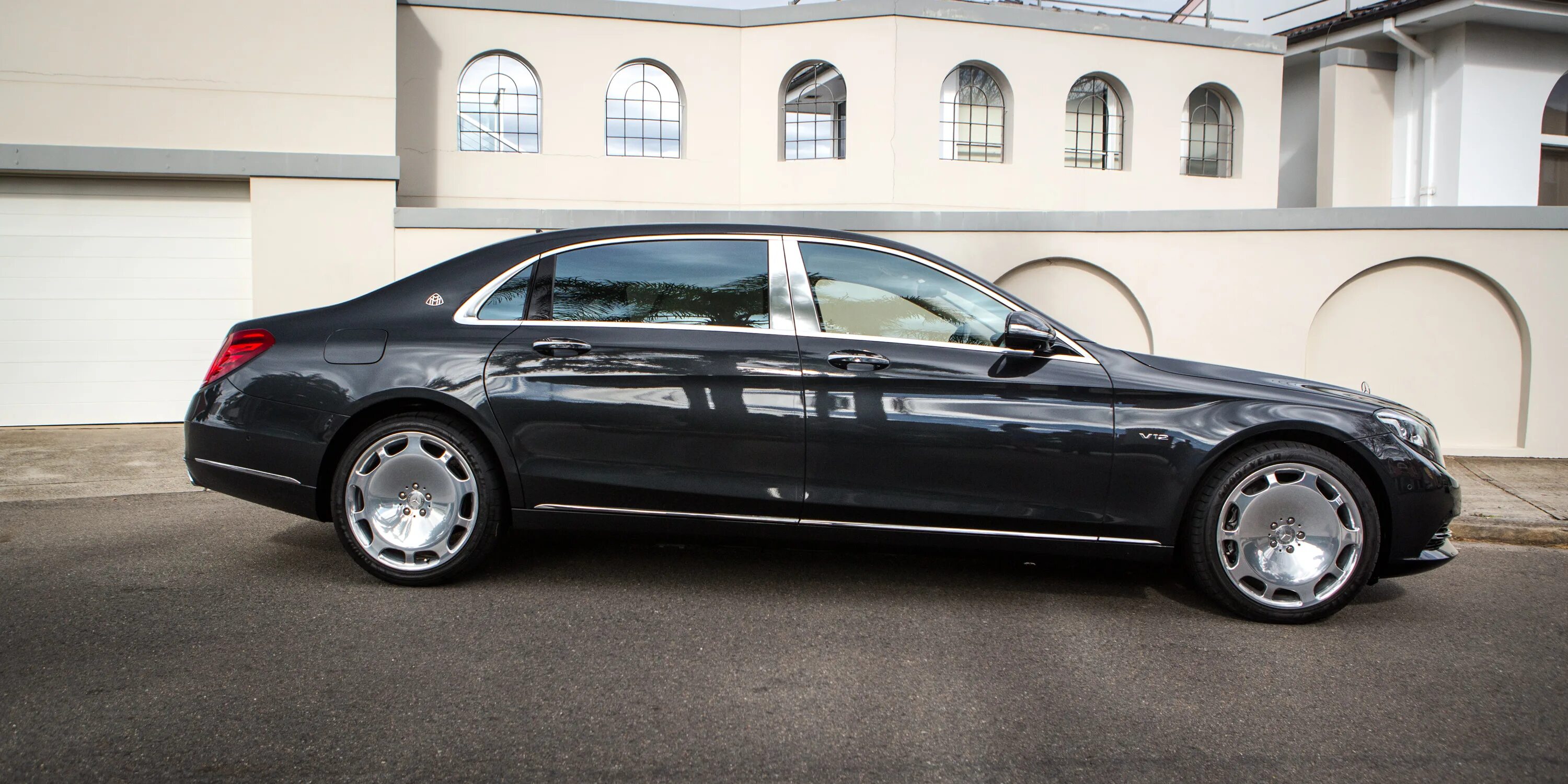 Mercedes w221 Maybach. Мерседес 221 Майбах. Диски Майбах. W221 Wheels Maybach.