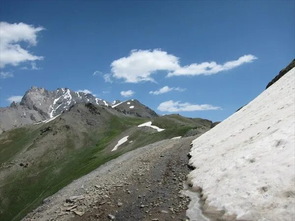 хребет нургуш южный урал. горы 2013. пятнистая лихорадка скалистых гор фото. эгюий-дю-миди европа. горы крыма названия.