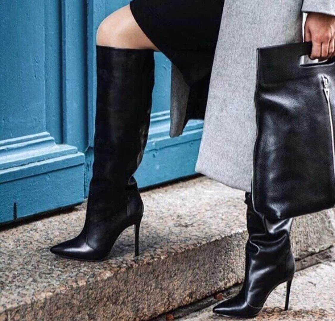 сапоги трубы на шпильке. трубы на каблуке. сапоги до колена. сапоги с широким голенищем. сапоги трубы на каблуке.