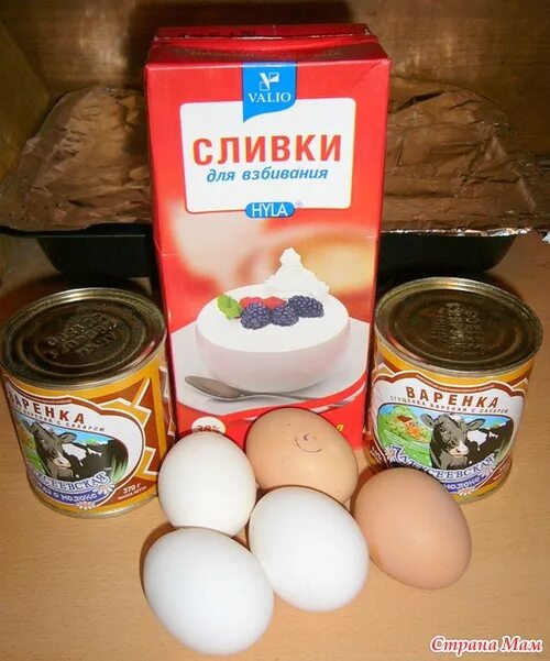 мороженое из 10 процентных сливок и сгущенки. мороженое. клубничное мороженое. мороженое из сливок. сливки для домашнего мороженого.