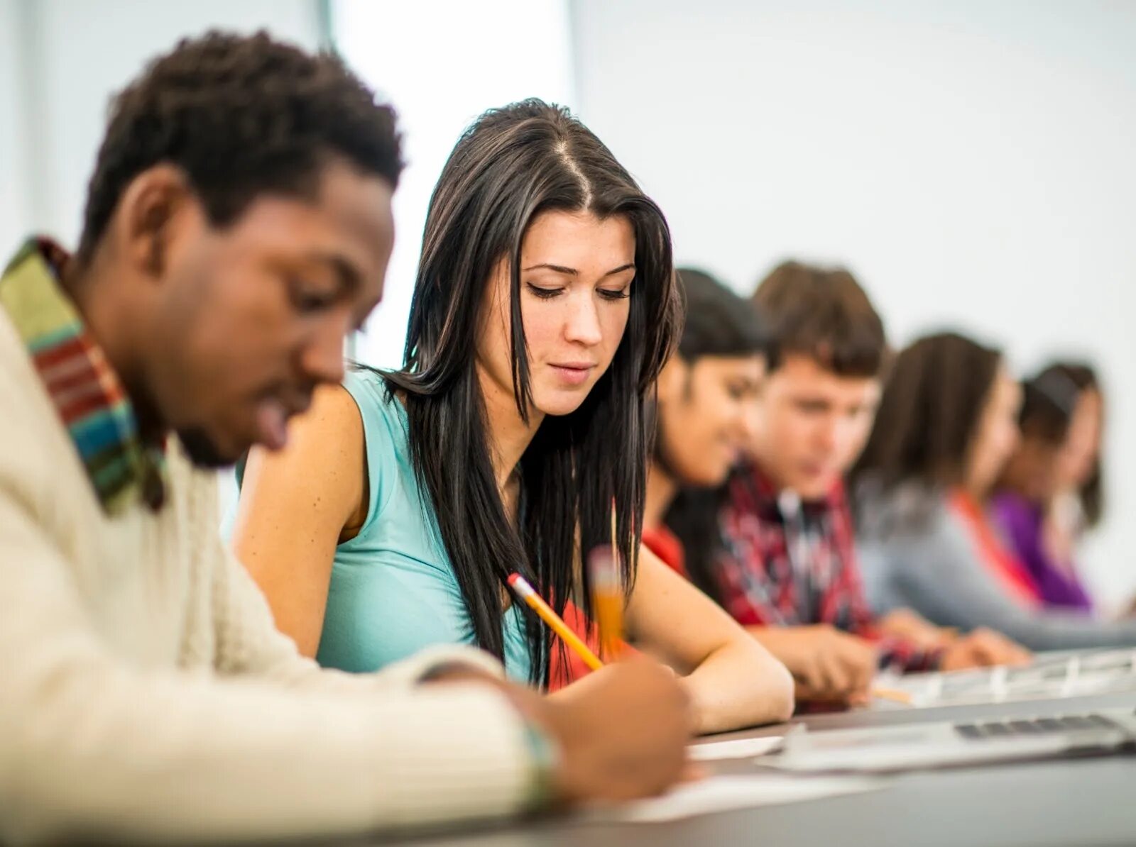 Student essay. Обучение фото. Современное обучение картинки. Students in the Classroom. Students in class.