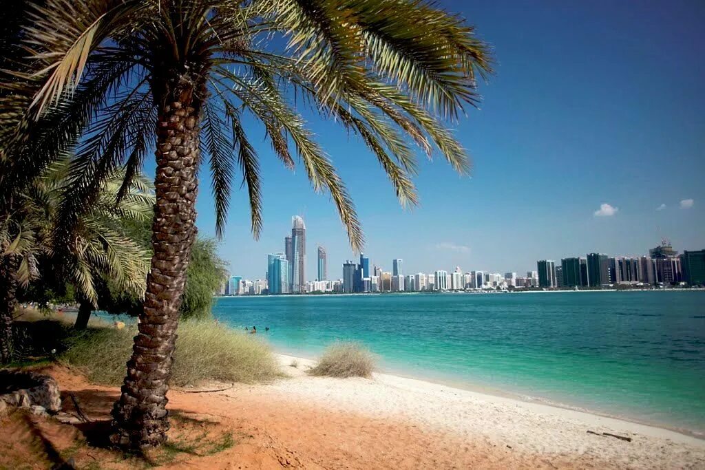 Пляж Аль Корниш Шарджа. Персидский залив Шарджа пляжи. Абу Даби Пальма. Пляж Аль Батин Абу Даби.