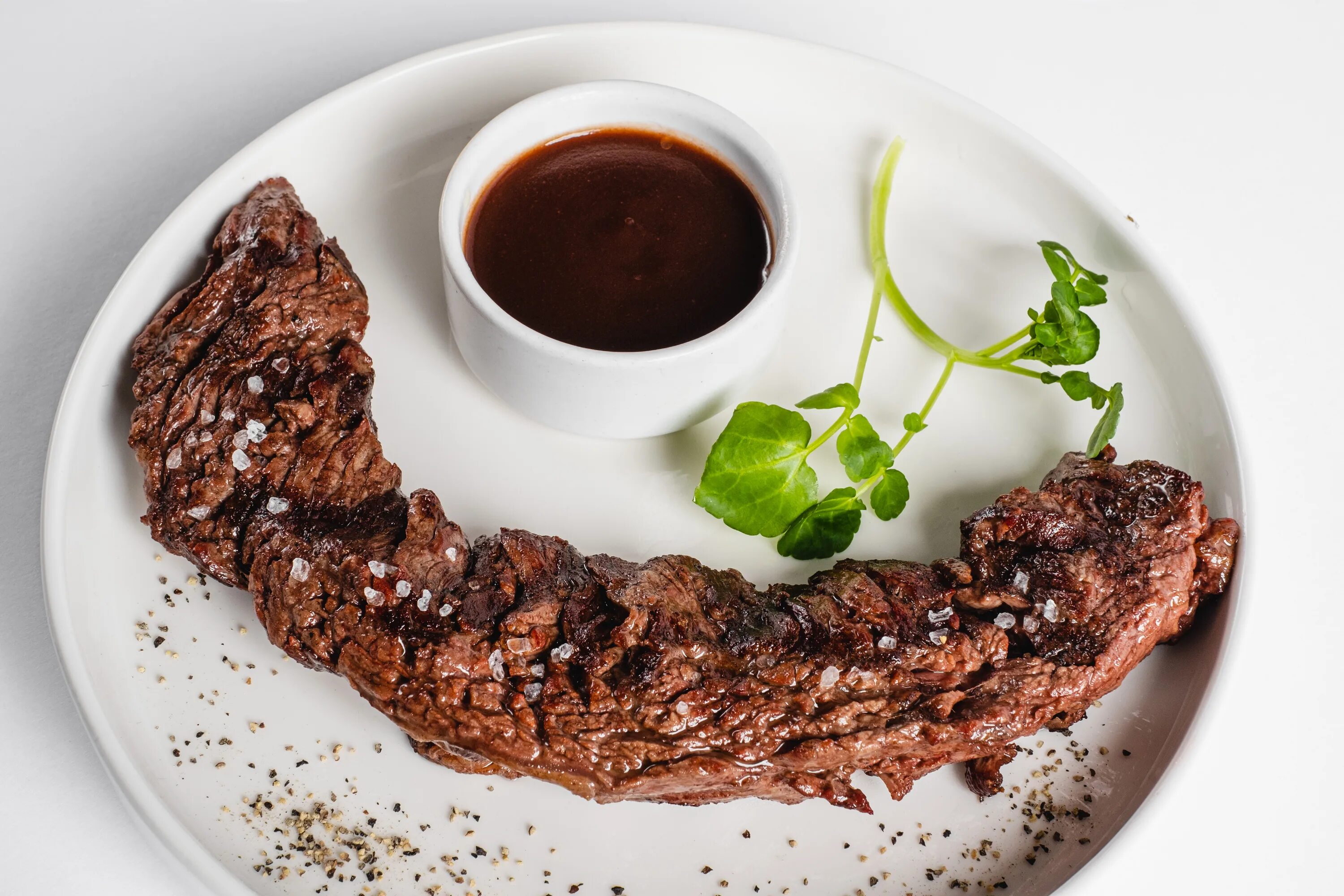 Свежее мясо. Продам говядину объявление. Мякоть говяжья. Beef москва. Шея говяжья.