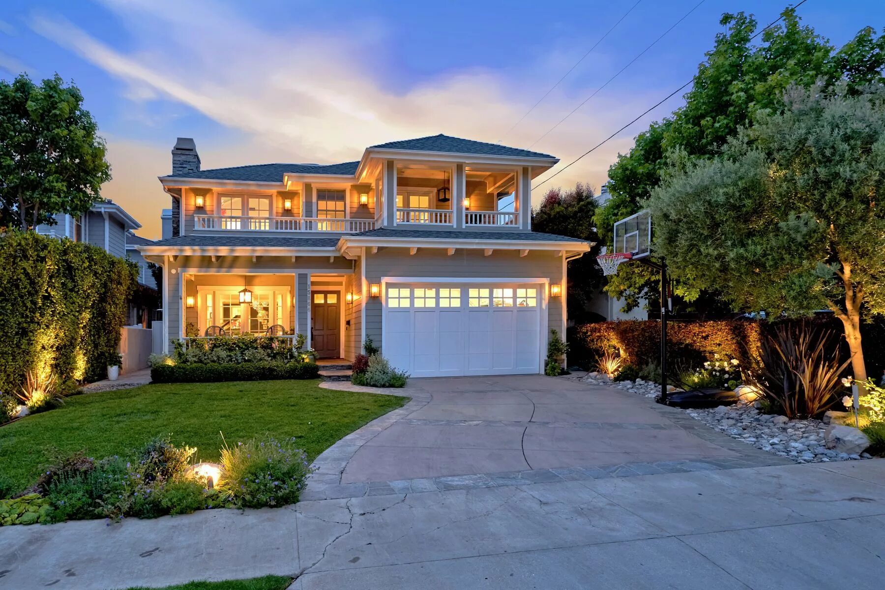 Дешевая калифорния. Америка, дом джорджа марка в калифорнии. Пасифик палисейдс в лос-анджелесе. Глендейл калифорния пригороды. Дом в сша лос анджелес.