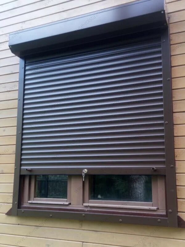 Рольставни. Ролеты на окна наружные. Роллета на дверь. Рольставни золотой дуб дорхан. Алютех рольставни 39.