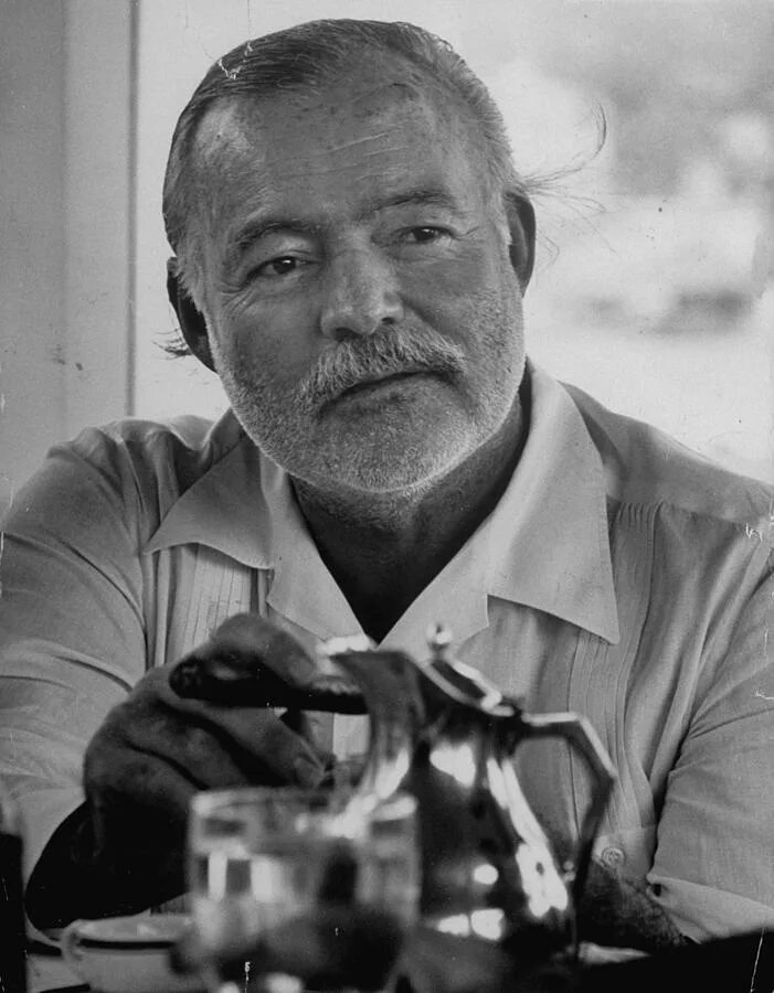 Почему хемингуэй. Хемингуэй. Ernest Miller Hemingway. Хемингуэй молодой.