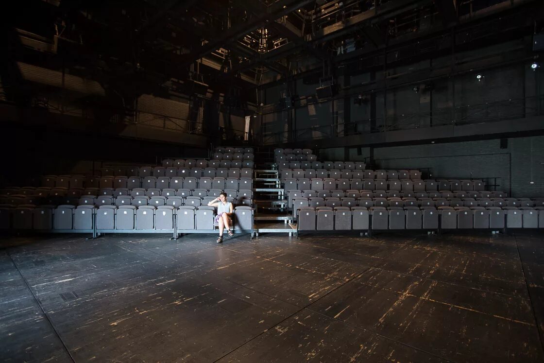 центр им мейерхольда официальный сайт. театральный зал театра мейерхольда. новослободская 23 театр мейерхольда. театр им мейерхольда в москве. вс.