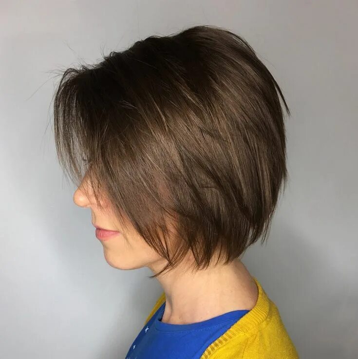 Каре с макушкой фото pivot stacked a sym a line Stacked bob haircut, Hair styles, Inverted bob hairst