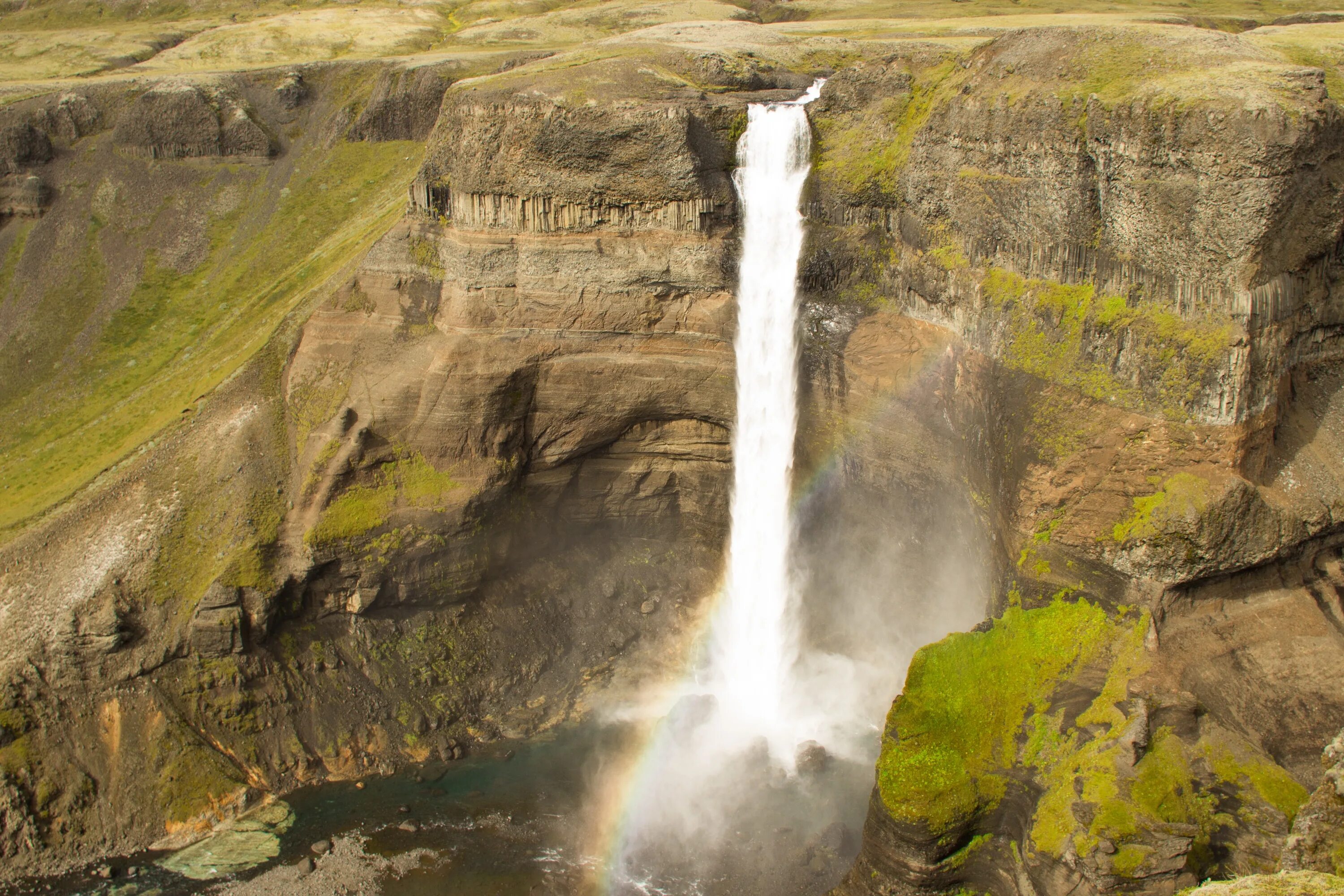 Hengifoss Исландия. Образование водопадов. Водопад и Радуга. Фото образования водопада. Как образуется водопад