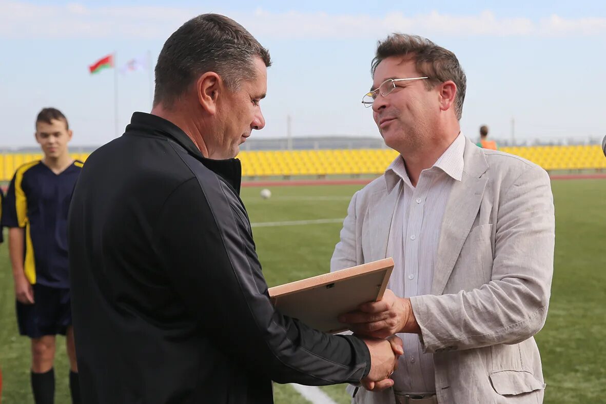 Прописи школа россии горецкий федосова. Книга по русскому языку 2 класс. Горецкий. Горецкий в. Горецкий фото.