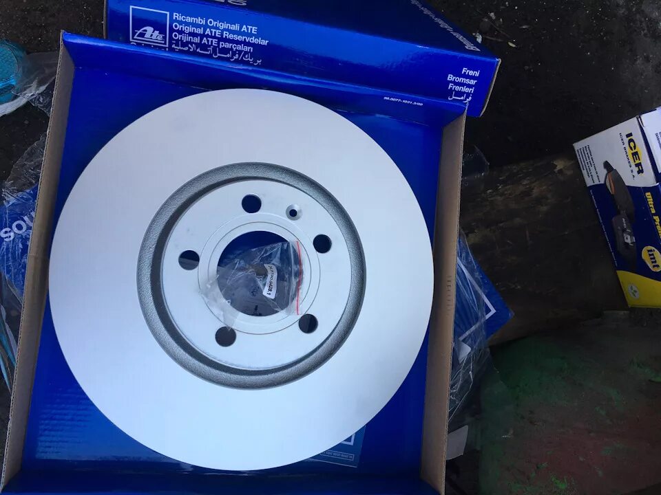 1k0615601k диск тормозной. Тормозные диски audi a4 b8. Диски тормозные передние ауди. Тормозной диск audi q5. Тормозной диск передний пассат б5.