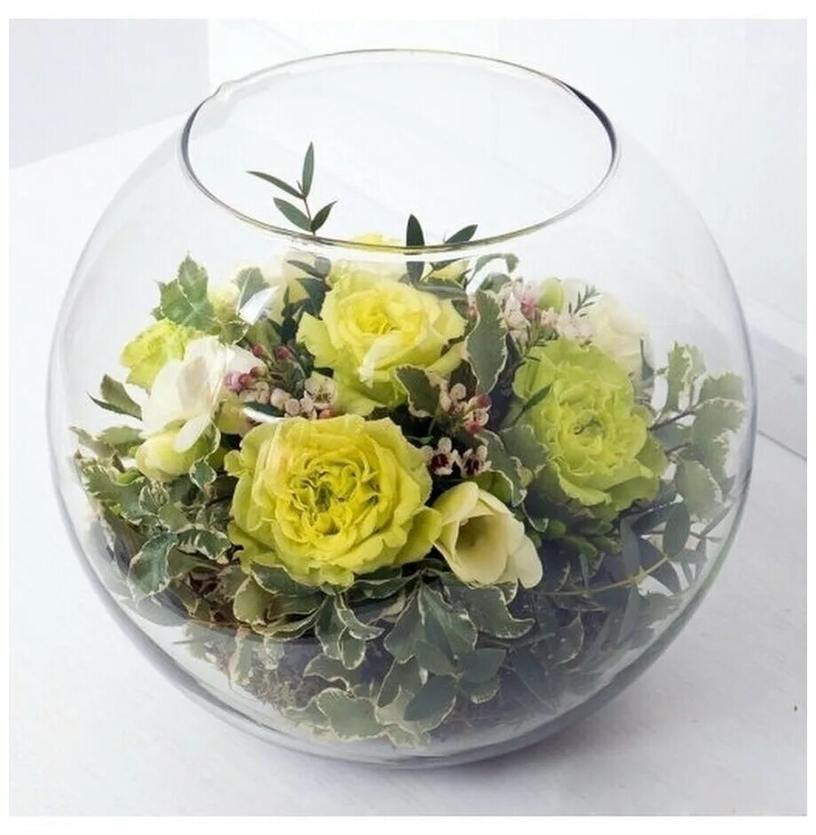 Ваза для живых цветов. Флорариум с гиацинтом. Композиция в круглой вазе. Композиция в круглой стеклянной вазе.