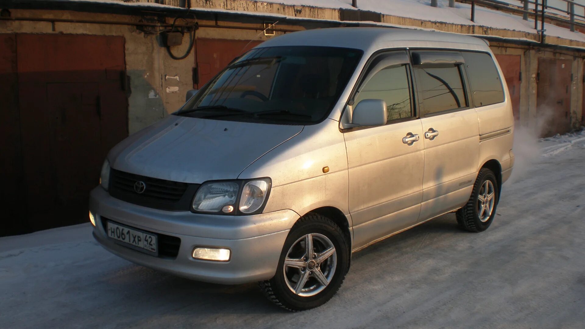 Таун айс 2000. Toyota Town Ace Noah 4wd. Toyota Town Ace Noah 4. Тойота Town Ace Noah 4wd. Toyota Town Ace 4wd.