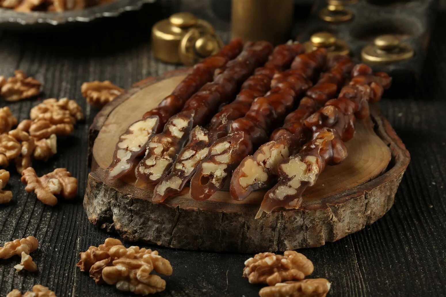 Армянски грецки орех. Кавказские сладости с орехами. суджух с орехами. суджух сладкий с орехами. суджух по-армянски с орехами.