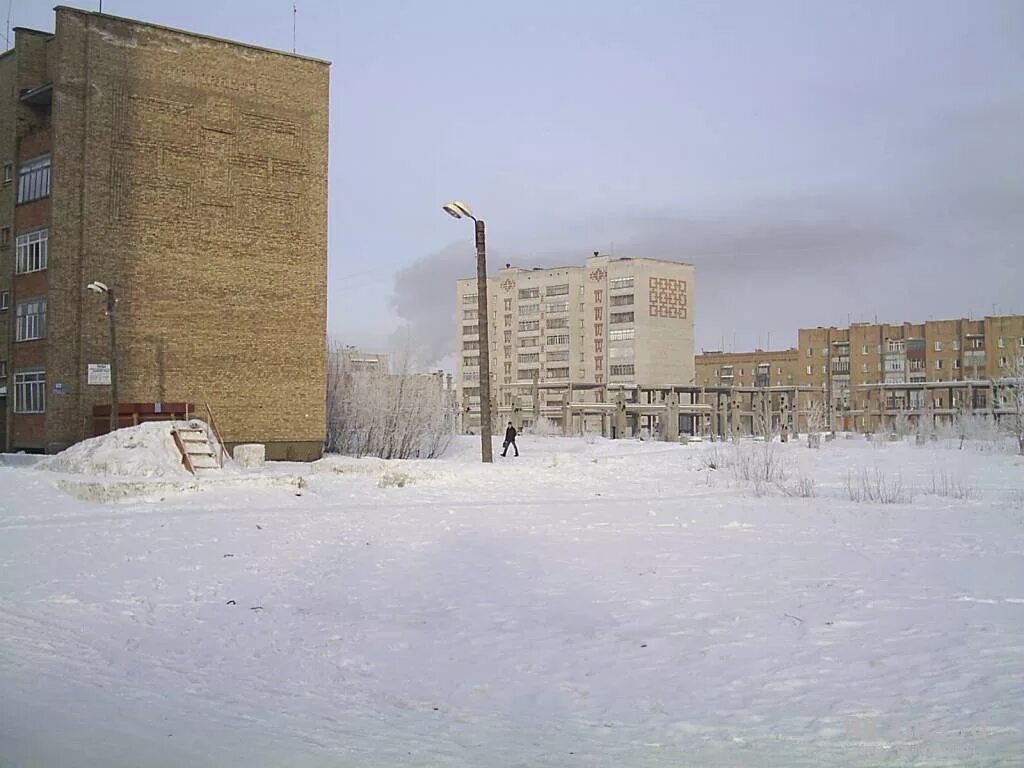 Инта башня. Поселок инта республика коми. Инта старая площадь. Жизнь в инте. Инта центр города.