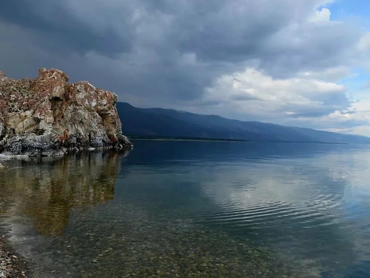 Озеро Байкал. Озеро Байкал Иркутская область. Природа Байкала. Байкал пресноводное озеро. Самые крупные озера сибири