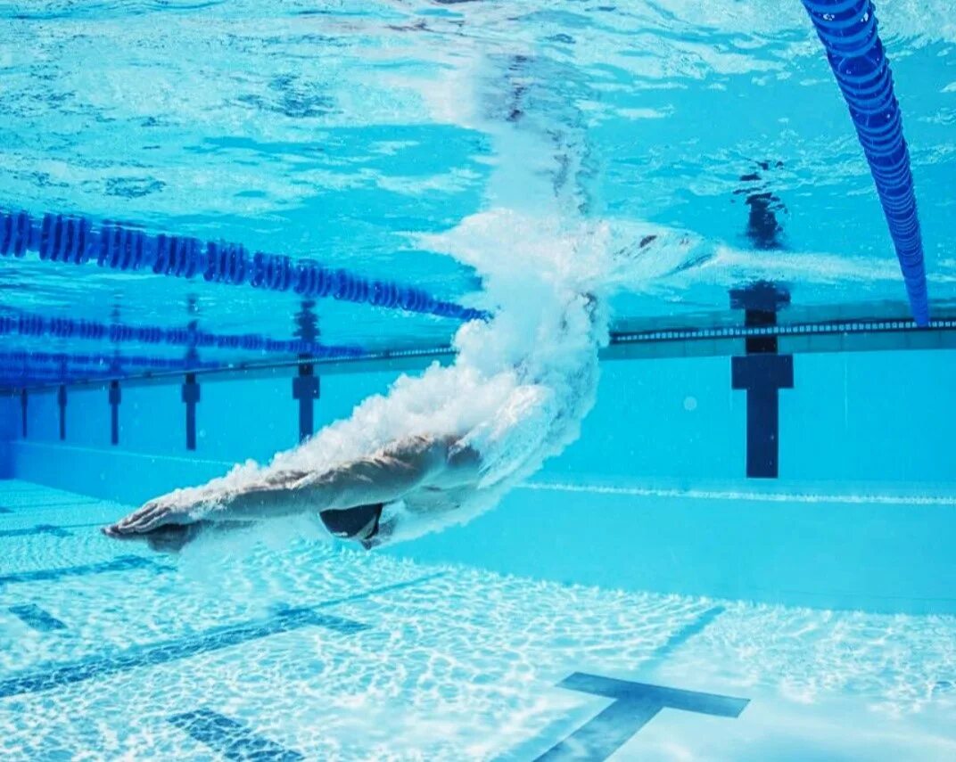 Летающий бассейн. Стеклянный бассейн в лондоне. Бассейн полет. Бассейн спорткомплекс новочебоксарск. Бассейн со стеклянным дном.