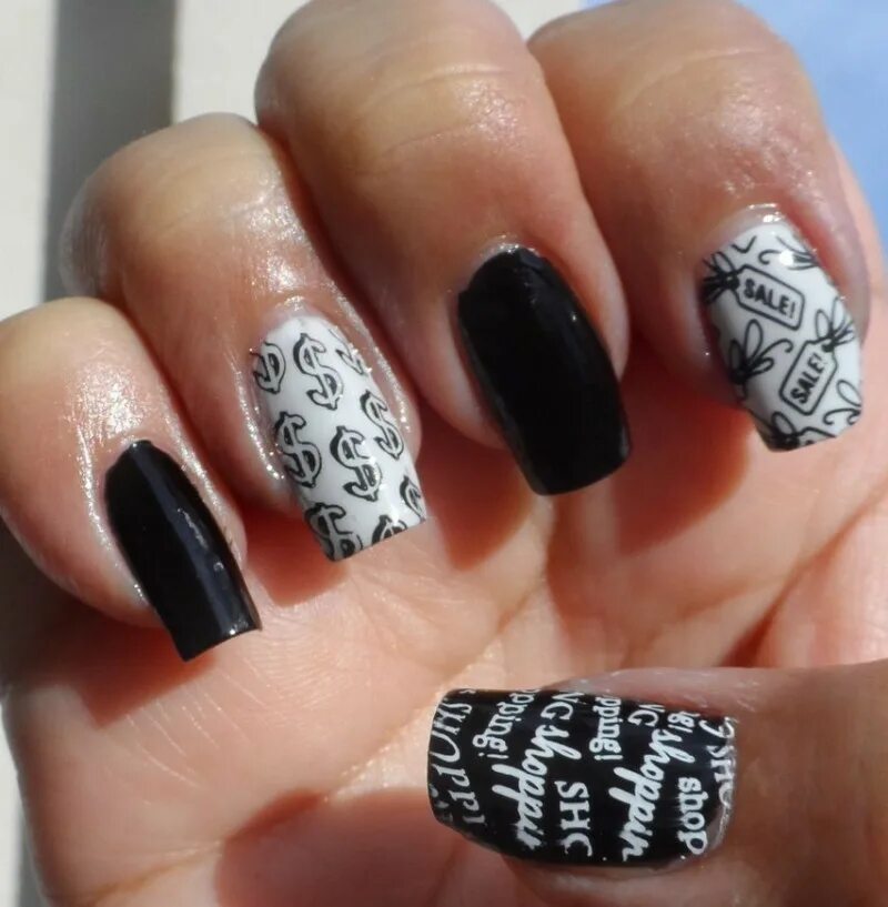 Black & White Nail Art Inspiration // 40 Gorgeous Ideas for Your Next Manicure