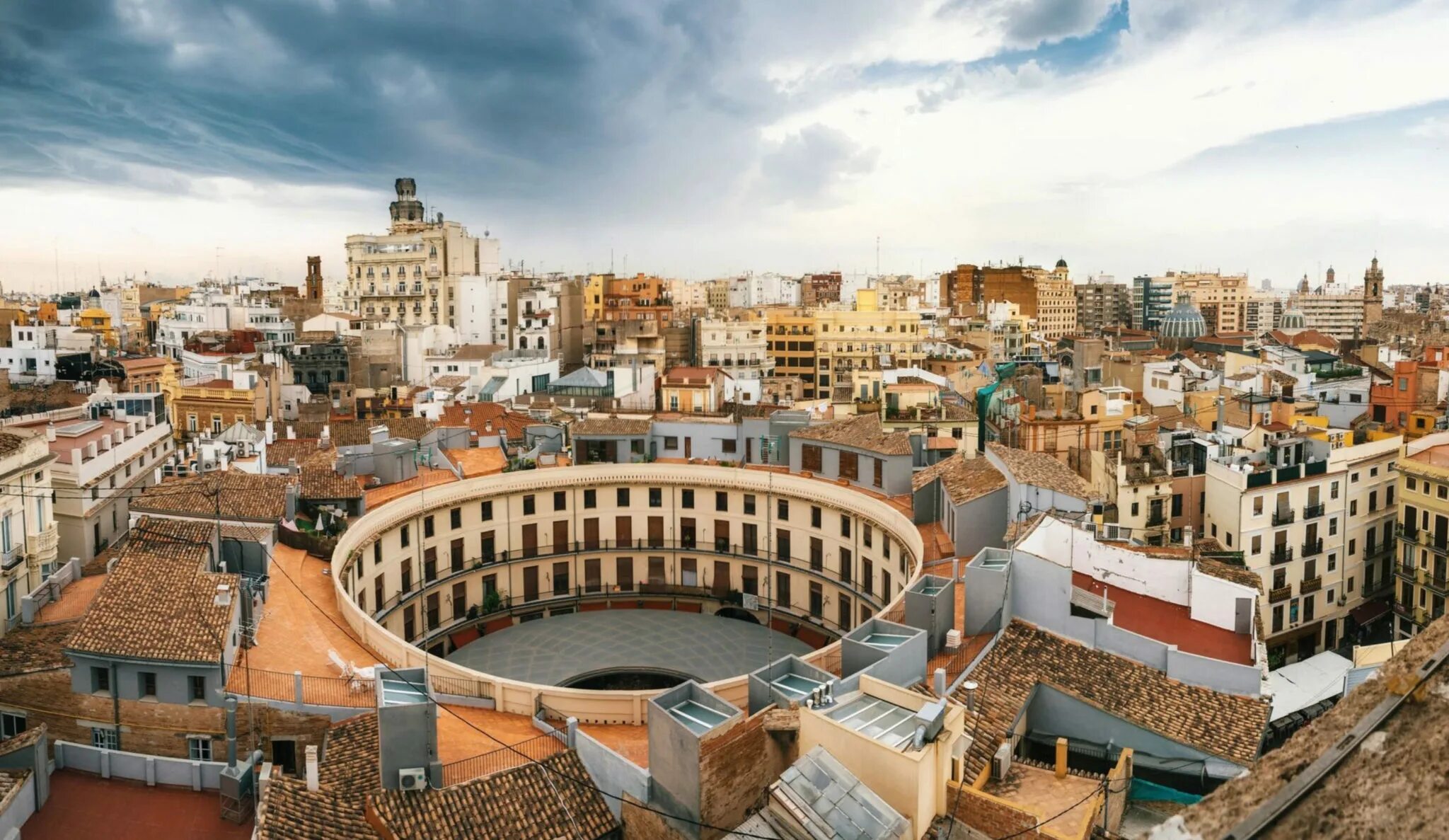 Юг испании малага. Испания барселона. Валенсия город в испании памятники. Испания виды валенсия. Испания города по величине.