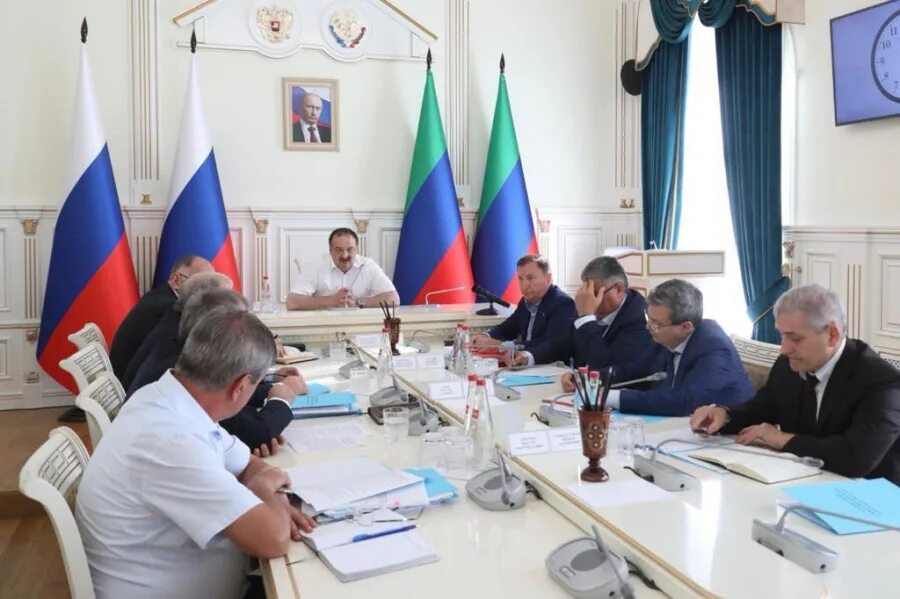 сергей меликов глава дагестана. сергей меликов дагестан. меликов итогам. меликов сергей алимович и путин. сергей меликов риа дагестан.