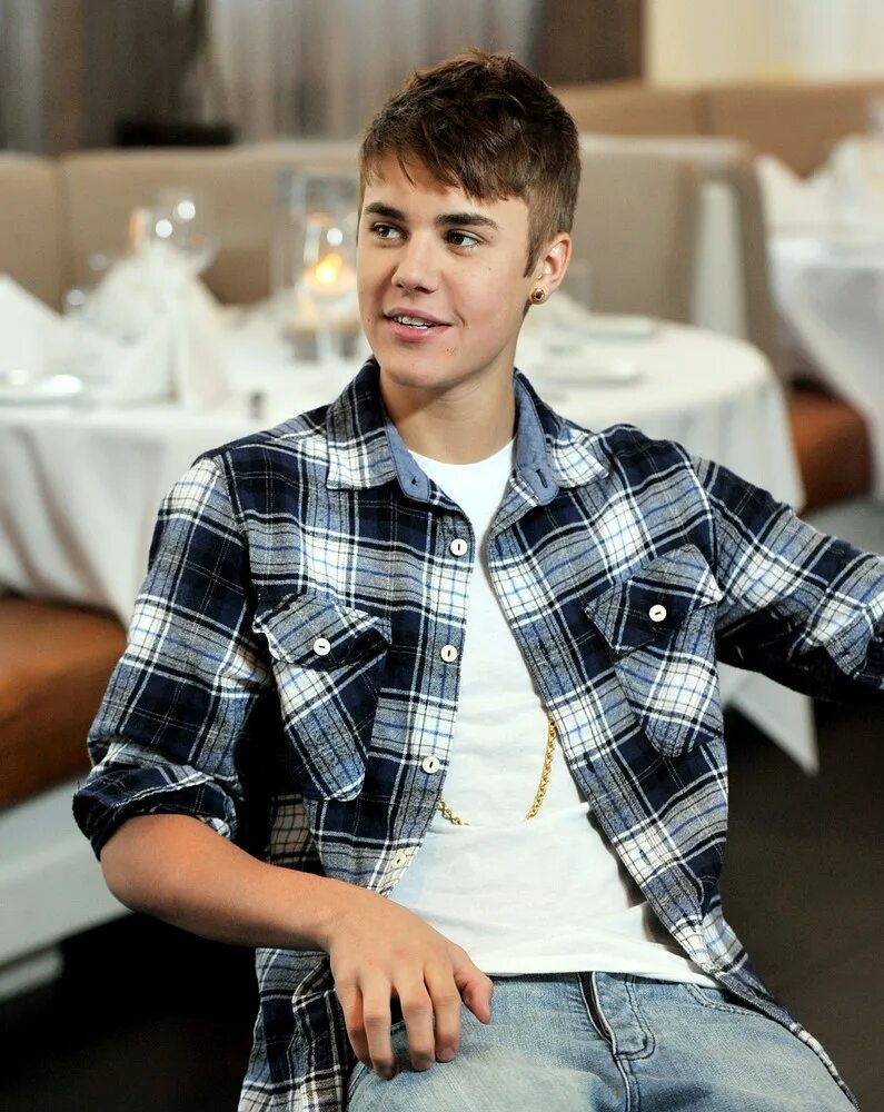 Justin bieber boyfriend. Джастин Бибер бойфренд. Boyfriend Джастин Бибер. Элвис Бибер. Interview Justin Bieber фото.