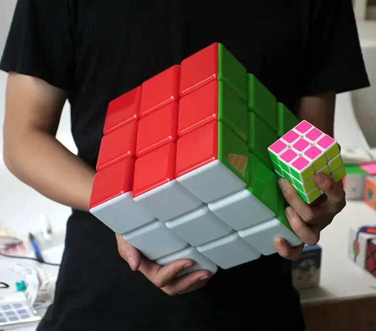 Странный кубик хср кому отдать. Кубик Рубика 18x18. Magic Cube 3x3. Кубик Рубика 3x3 большой. Heshu Rubik's Cube (180 cm).