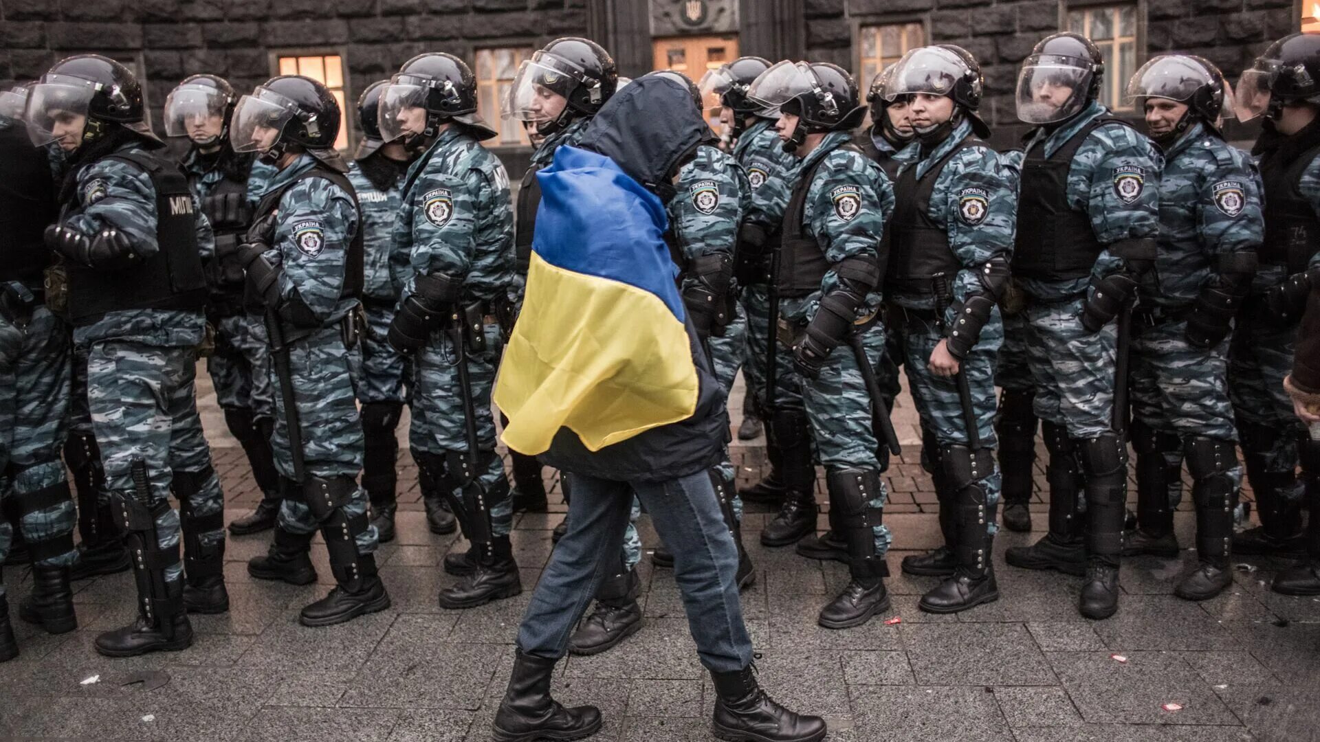 Жители Западной Украины. Нацисты в Украине Киев. Украинские войска деморализованы. МВД Украины.