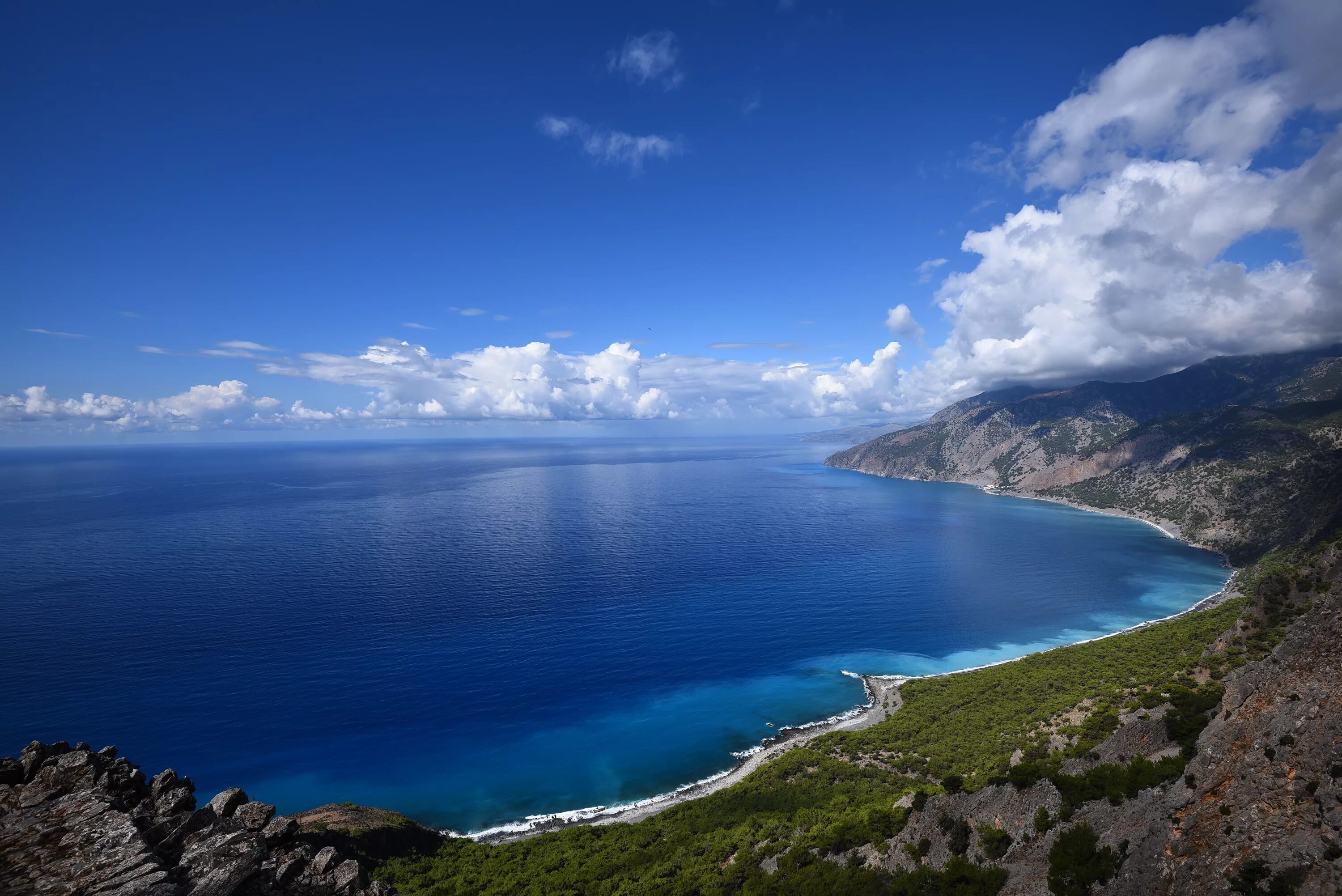 Island trip. Остров Крит природа. Греция Эгейское море бухта. Севан бухта. Эгейское море Крит.