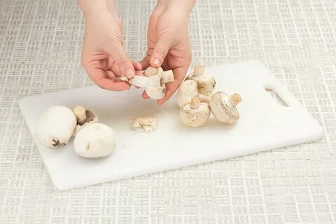 Мыть ли шампиньоны перед готовкой