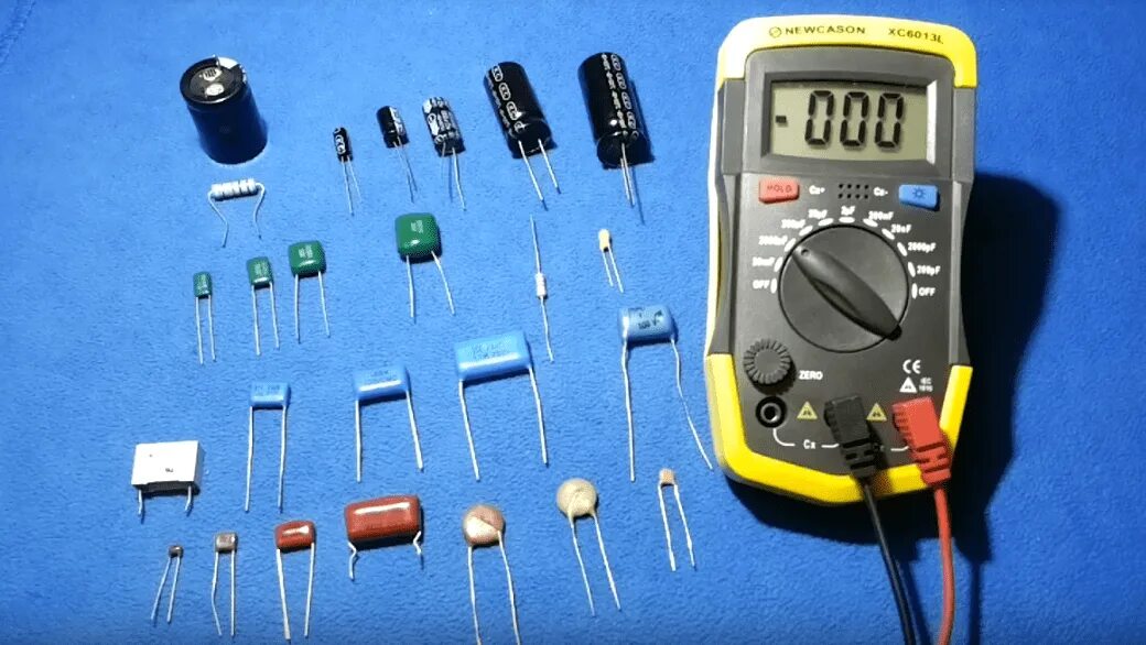 Как проверить smd. Smd конденсатор прозвонка мультиметром. конденсатор прозванивается мультиметром. тестер ёмкости конденсаторов смд. прозвонка конденсатора мультиметром.