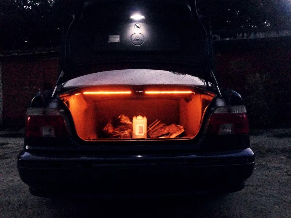 BMW e39 багажник. Подсветка багажника BMW e36 Compact. Подсветка багажника BMW e39. Подсветка багажника BMW e30.