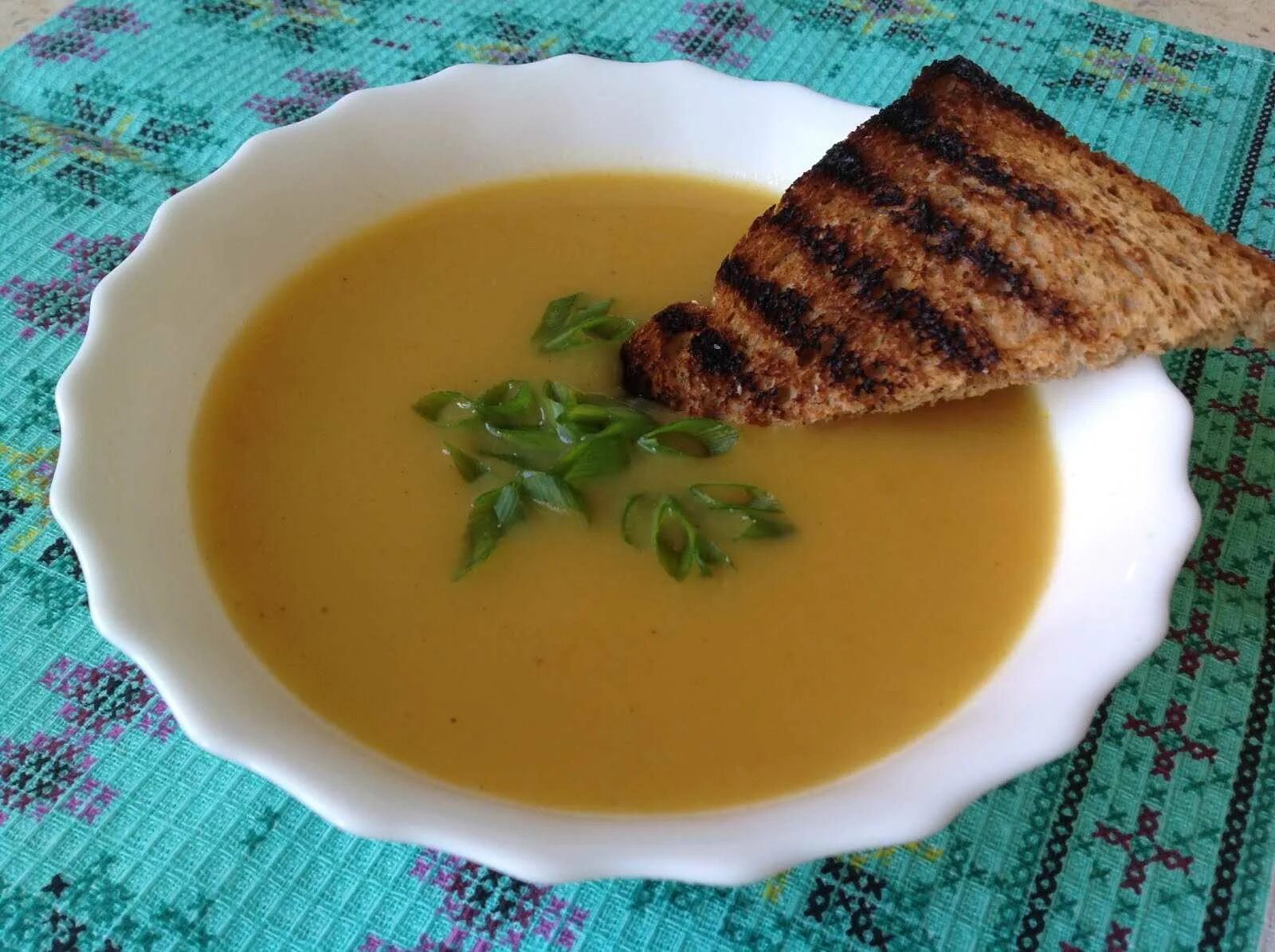 Суп пюре из печени куриной. Картофельный суп пюре. печёночный суп пюре. суп пюре из печени. крем суп из печени.